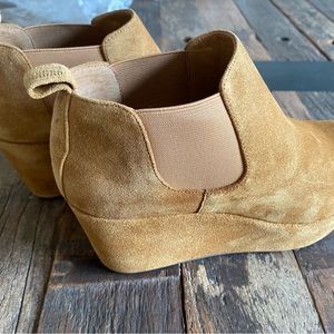 New Chocolate Blu tan bootie 7.5 without box.